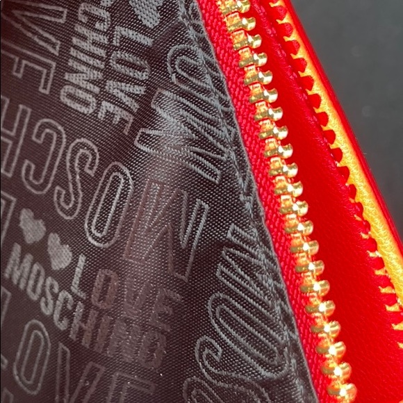 Love Moschino Signature Red Heart Chain Handbag - Picture 6 of 16